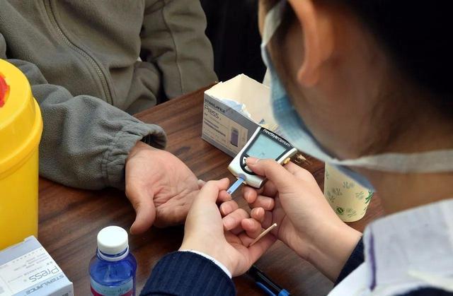 空腹血糖|血糖“新标准”已出，不同年龄段，血糖值也不同，不妨对照自查下