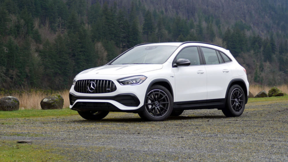 2021年奔驰amg gla 35:两厢小钢炮被夸大成跨界车_腾讯新闻
