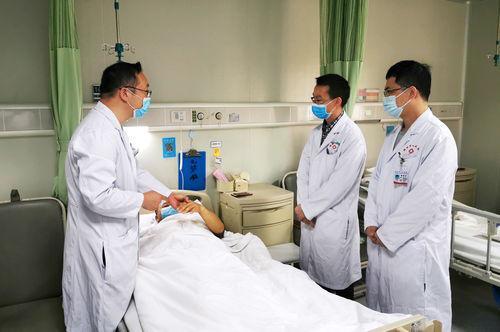 心肌梗塞|34岁男子牙疼就医，竟突发心梗，医生：警惕心梗来临前的3个征兆