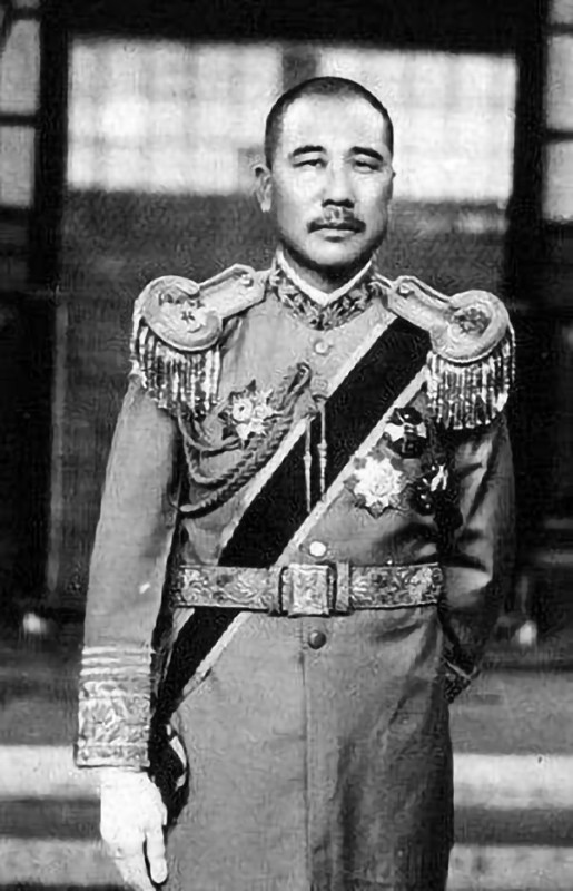 孙殿英上过一次大当损失十六箱珍宝手下师长很可疑