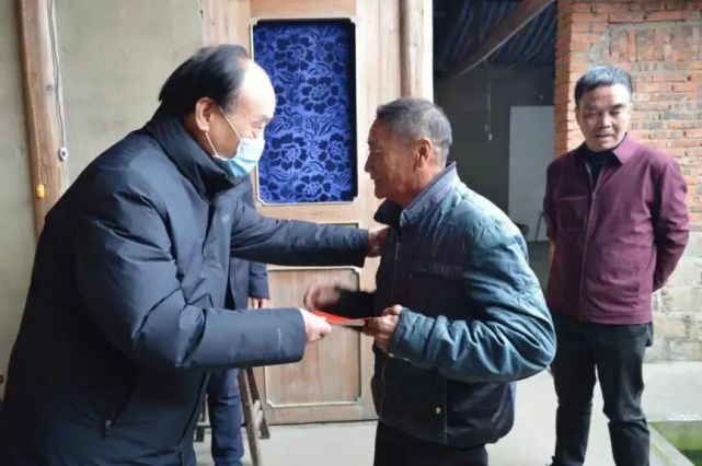 会长黄贤模,会长彭锦清及副会长陈星,陈友茂,刘腾发,张添根,张才毕