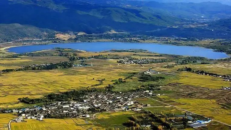 剑湖湿地省级自然保护区管护局等相关部门在共同签署《关于建立剑川县