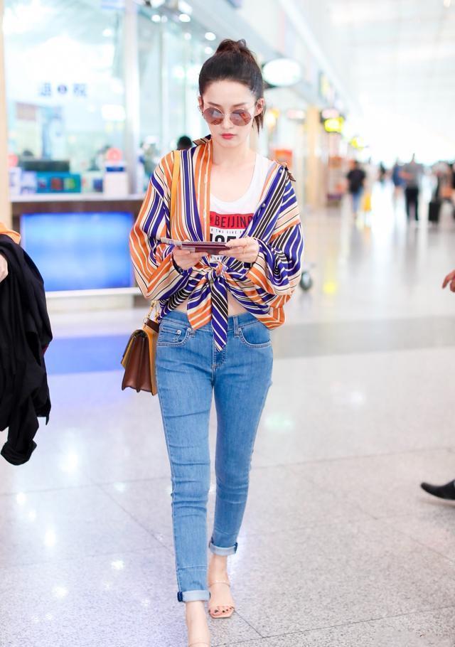 终于知道女明星们衬衫穿搭"秘密",普通变高级,原来一点都不难