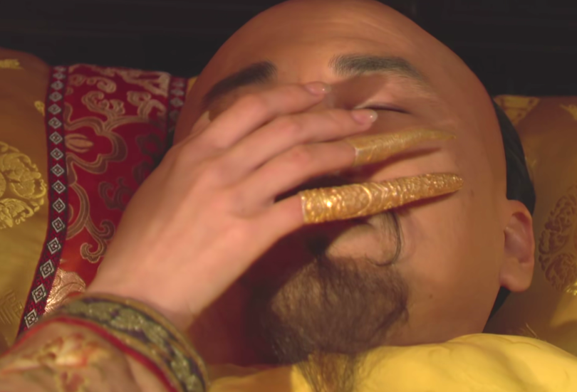 甄嬛传:皇上驾崩时,谁注意甄嬛看后的举动?原来她一直没有忘记皇上