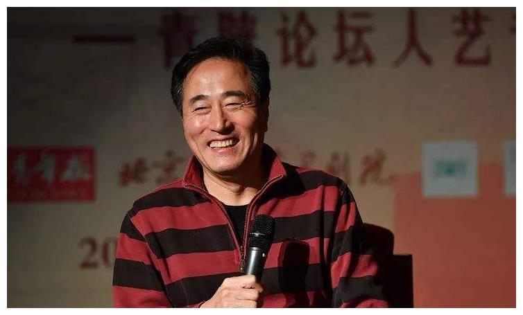 二婚 娶了比儿子小三岁的女孩 杨立新这个老戏骨是怎么回事 腾讯新闻