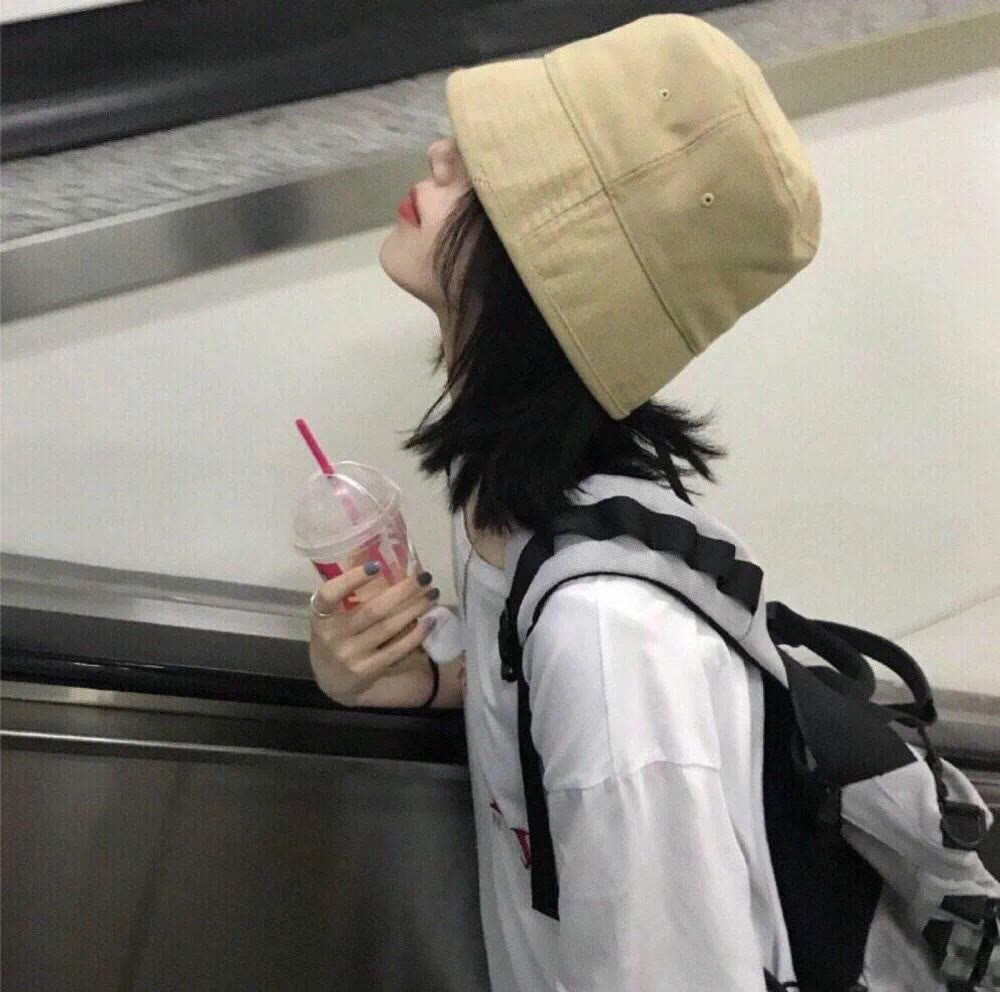 女生头像你永远不知道那些一见你就会笑的人是有多喜欢你