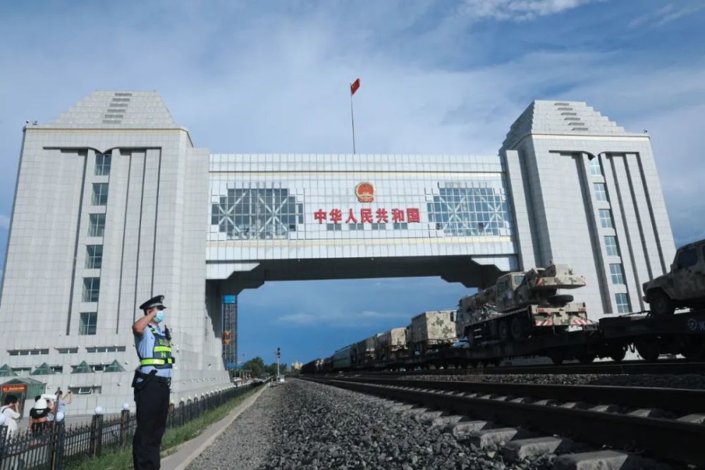 满洲里出入境边防检查站:在疫情"大考"中书写答卷_腾讯新闻