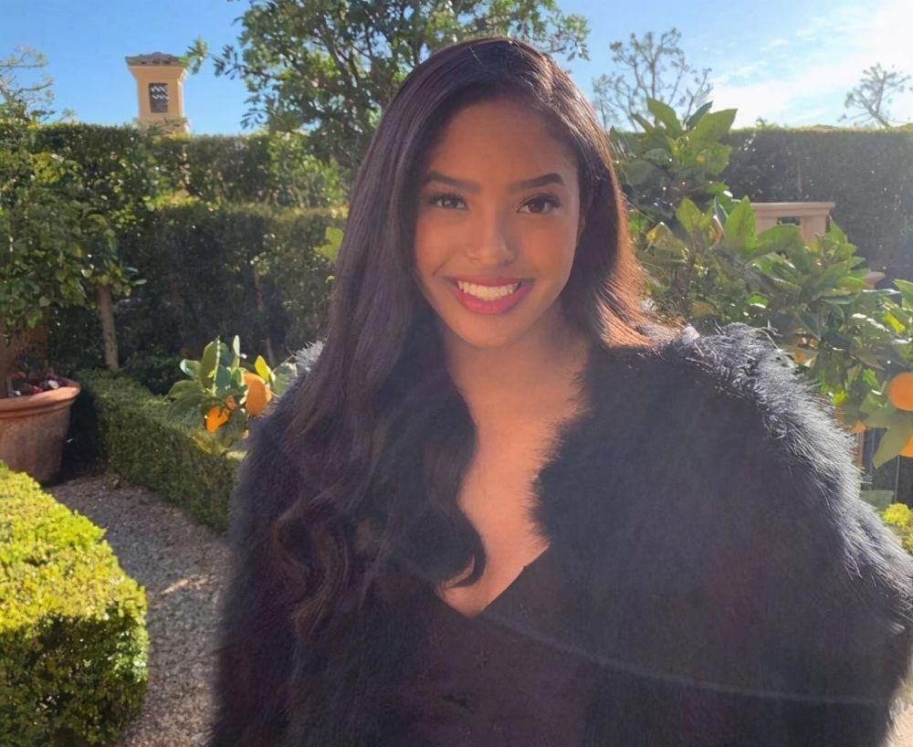 科比大女儿放弃篮球正式签约模特公司颜值不输瓦妮莎