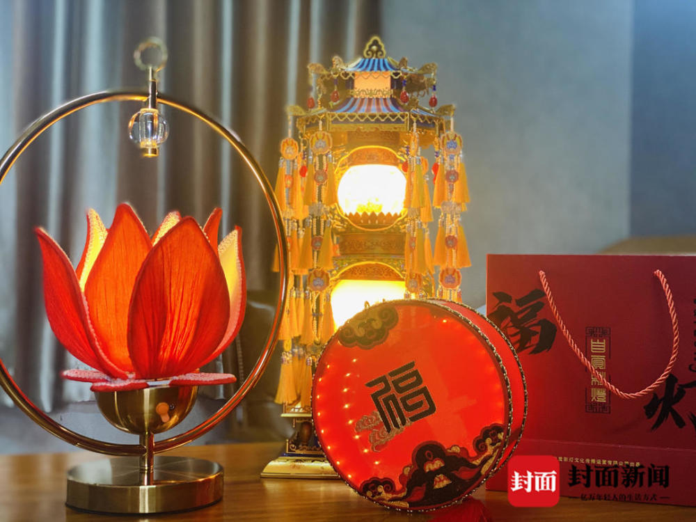 牛年新春祝福气氛组上线一大批四川自贡彩灯文创产品亮了