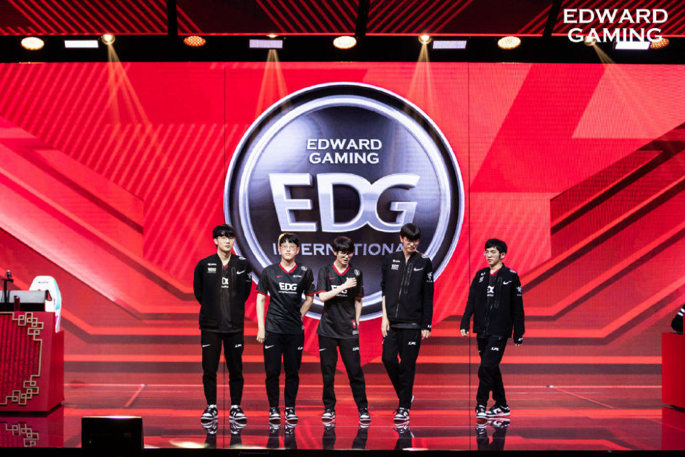 LPL春季赛至今最成功的转会：EDG排名第一！FPX排名第二