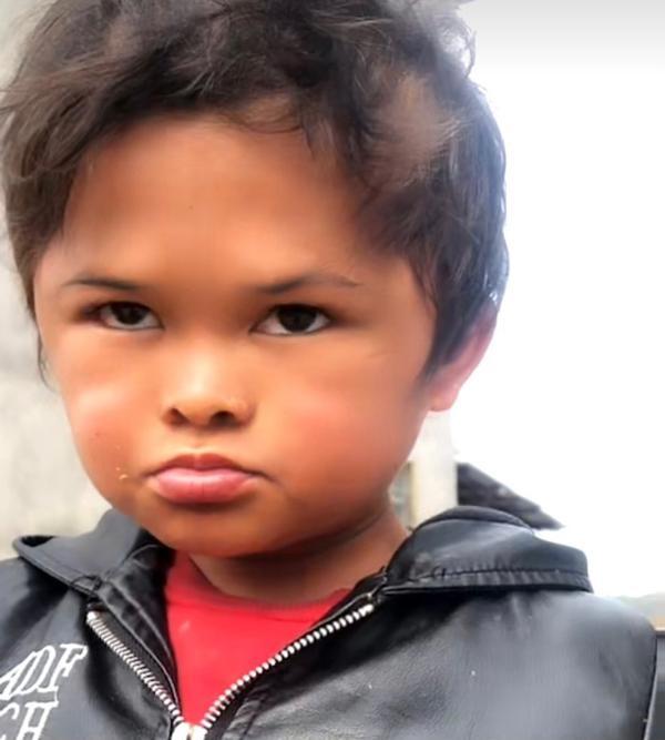 小马云疑被经纪公司抛弃长相已不像马云14岁不会最简单算术