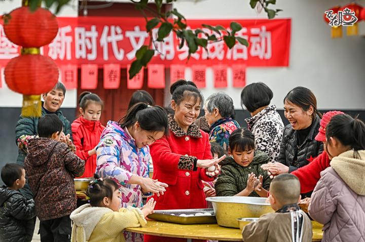 热热闹闹欢声笑语图片图片