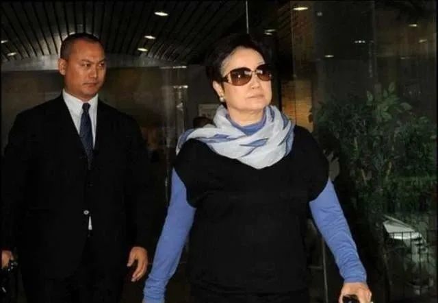 子女们勉强同意吴文新进门,却远远没达到目的.