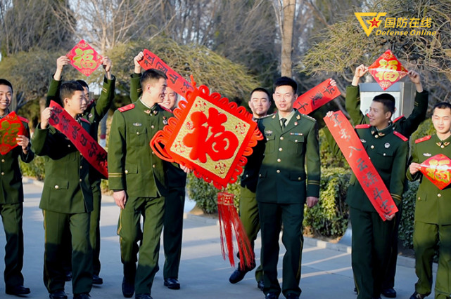军营迎新春兵哥哥都做些啥