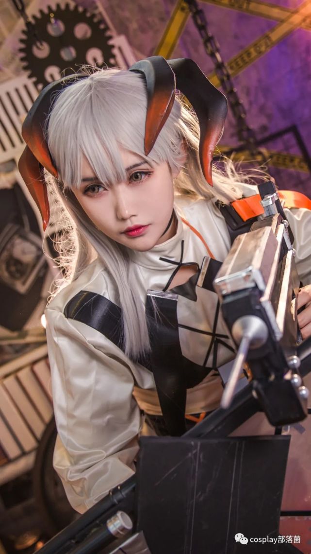 cos明日方舟塞雷娅莱茵生命cos正片鬼蜮