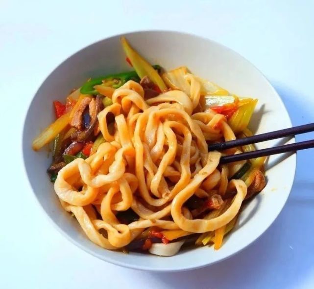 最能代表新疆的主食，为什么是拉条子？_腾讯新闻