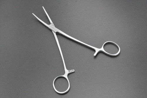 朋友们duck不必太过敏感, 我看过很多医患纠纷,从剪刀,止血钳,压肠板