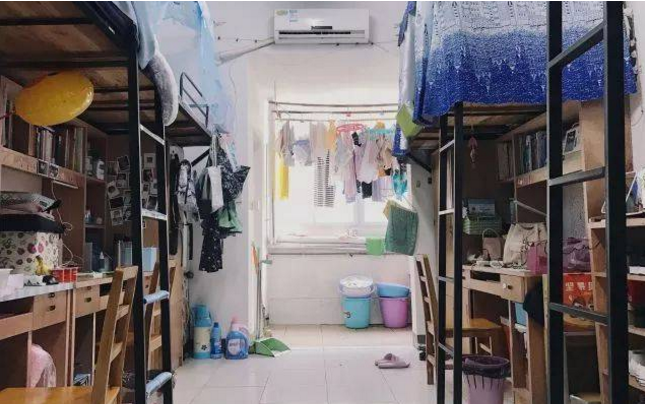 不同大学生的下床方式理科生严谨体育生炫酷舞蹈生让人羡慕