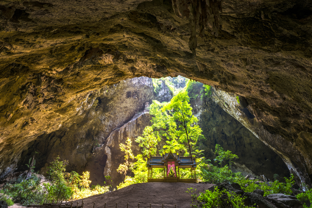 峨眉九老洞:为什么很多人进去后就失踪了?洞里究竟有什么?_腾讯新闻