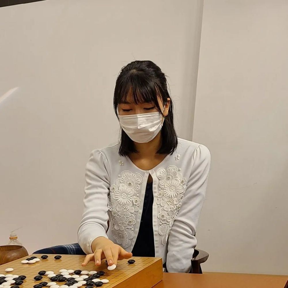 上野愛咲美暴力屠龍重返女子棋聖早起跳繩777下是取勝秘訣