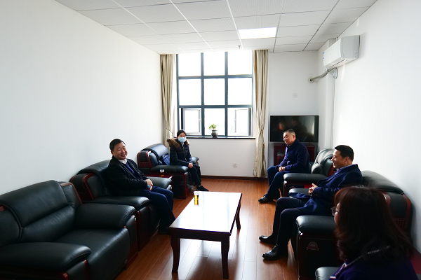 市公共资源交易中心主任蔡正刚一行到我中心调研及节