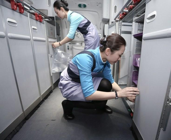 911飞机撞大楼前,华裔空姐邓月薇,最后20分钟,留下一份珍贵录音_腾讯