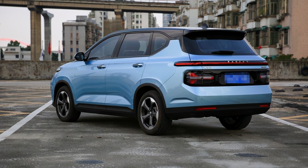 这才是家用好车新宝骏rm5空间大造型大气手握7万能买