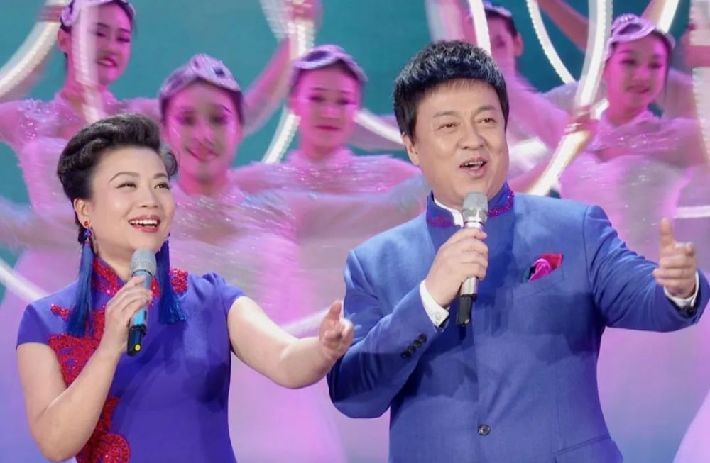 2019年央视春晚上 张也,吕继宏合作《幸福中国一起走》