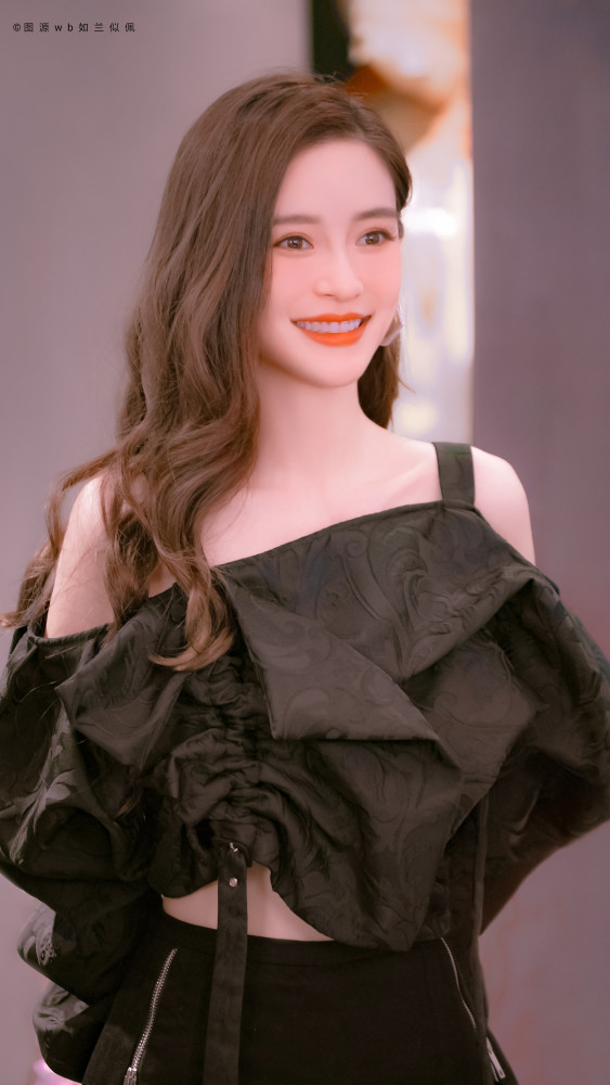 angelababy杨颖红黑系列怼脸拍,真的太好看了!