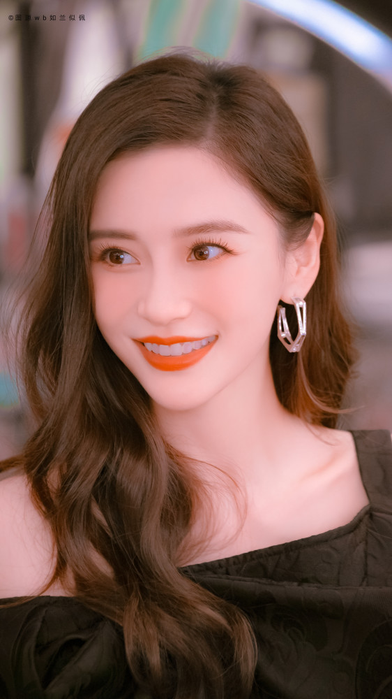 angelababy杨颖红黑系列怼脸拍,真的太好看了!