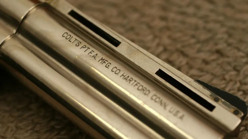 具体型号为:colt python .357magnum ,根据枪管长度不同分为2.