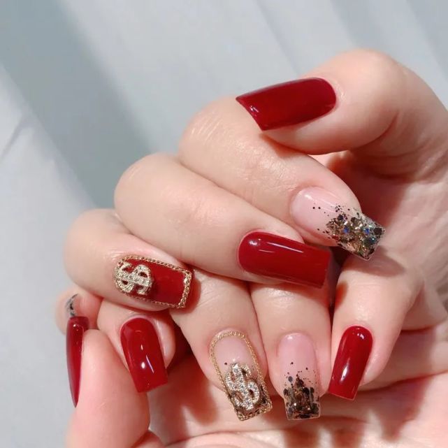 最适合过年的红色美甲旺运又旺财