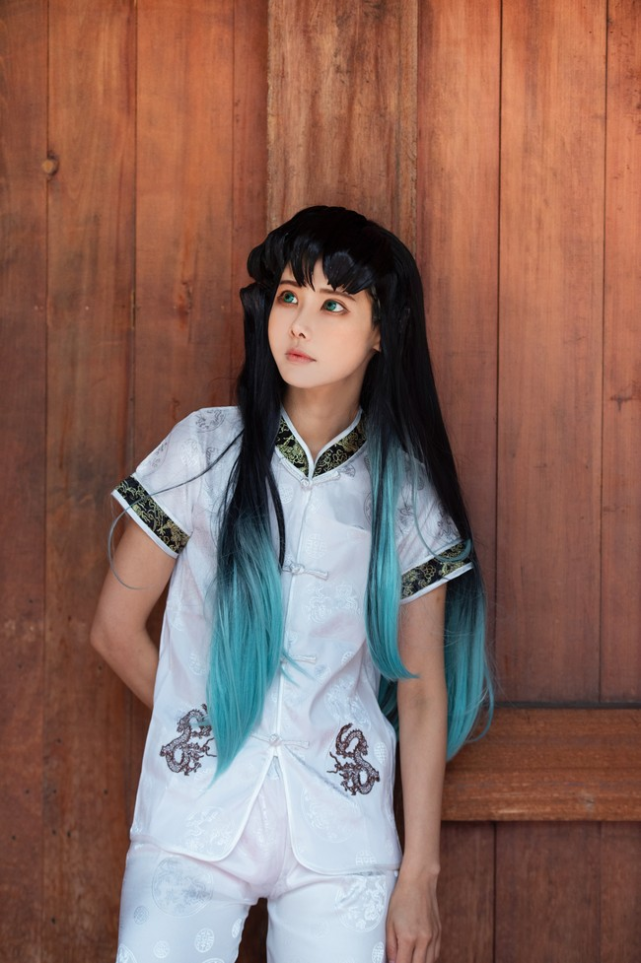 《鬼灭之刃》鬼杀队九柱cos,现代装扮,富冈义勇被蝴蝶忍揍啦