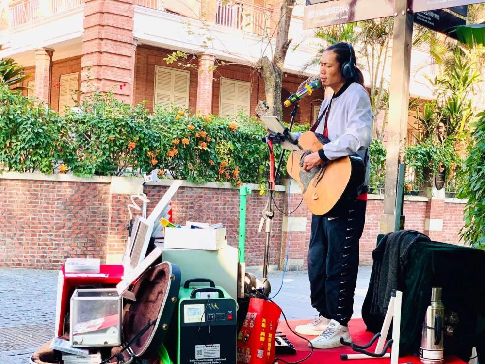 鼓浪屿街头艺人他们已不再年轻这座岛的文艺早已被网红取缔