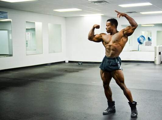 黑豹 特伦斯 古典健美造型之王 小个子却有1 8米的既视感 腾讯新闻