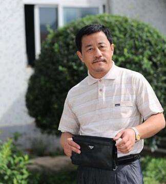 曾因女人与赵本山闹翻如今娶小19岁娇妻住豪宅王小宝飘了么