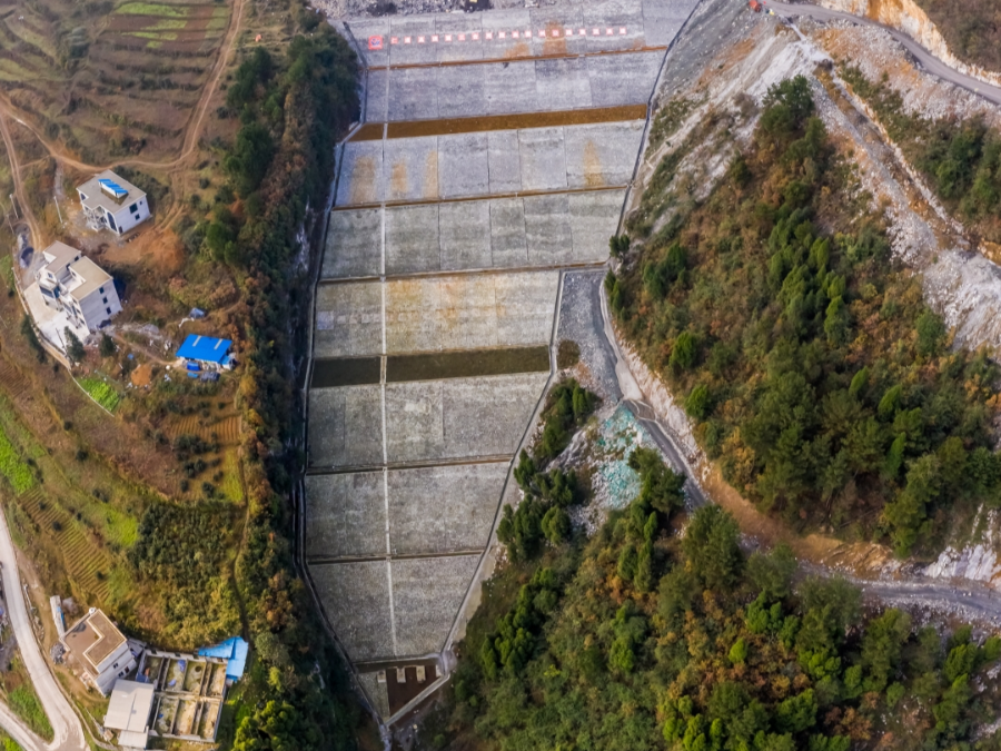 仁遵高速超高填石路堤施工介绍