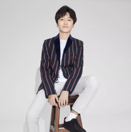 13岁天天张悦轩暴风长大,身高直逼超模老爸张亮,175cm身高绝了