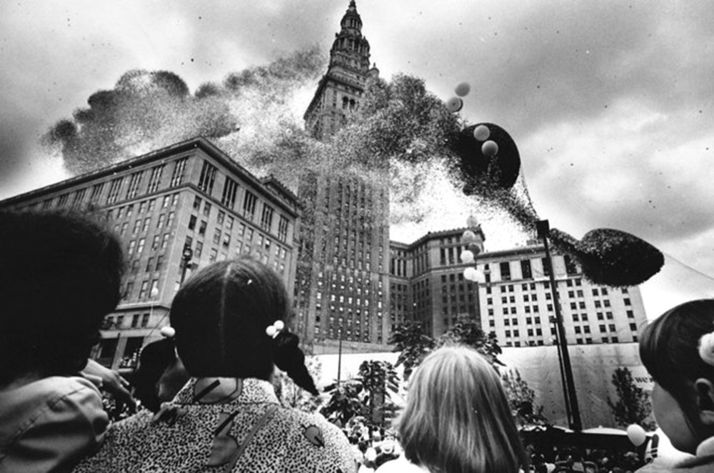 氦气|为什么要禁止氦气球？美国143万氦气球带来的灾难，你就明白了