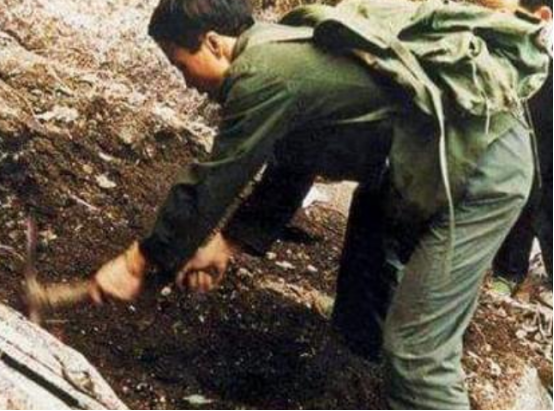 广西|广西两位村民：进山采药意外发现飞机残骸，揭开尘封52年的历史