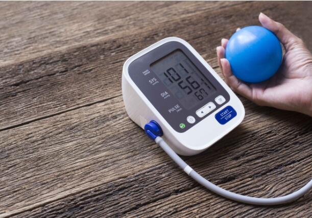 治疗高血压|高血压有4个误区，很多人陷入其中，别再被耽误了，赶紧了解