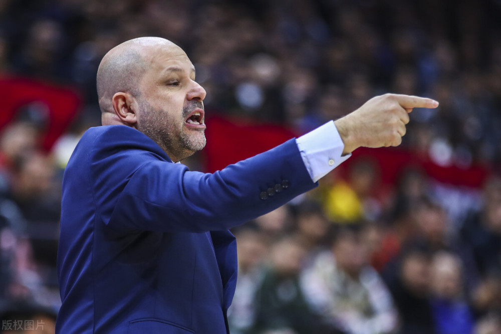 铁血主教练雅尼斯回归,北京会变好吗?_腾讯新闻