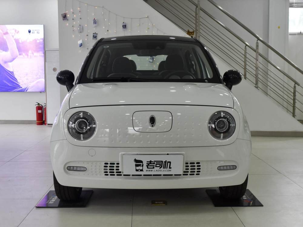 这款纯电动车混合电动可以达到405km的续航里程实拍欧拉黑猫