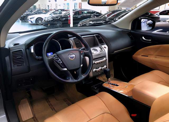 日产楼兰敞篷版实拍,看到这样的内饰布局,你会考虑吗?