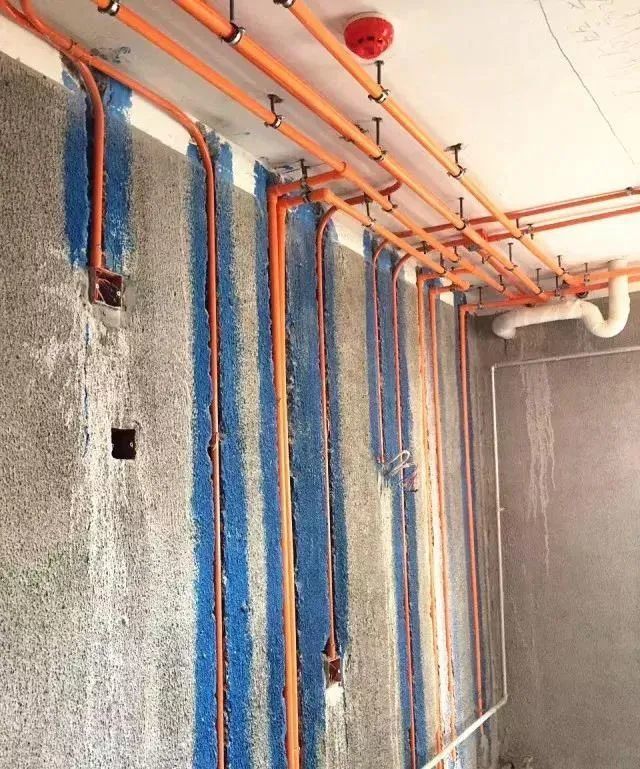 白麓城全案家装体验之卫生间水电施工