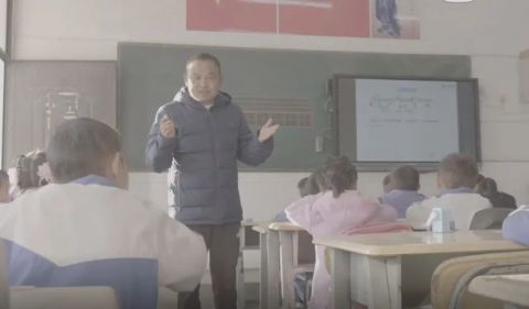网课里来了一位经常“旷课”的39岁小学生_腾讯新闻