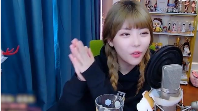 七煌老板不让周淑怡走声称合同并未到期西卡她算是免费的公主