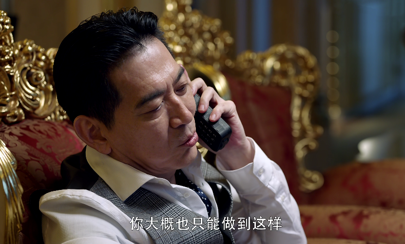 1987年由侯孝贤执导的电影《尼罗河女儿》,高捷首度扮演角色,虽然不是