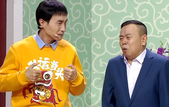 老牌春晚笑星状态:朱时茂发量稀疏,巩汉林捧儿子,姜昆老态尽显
