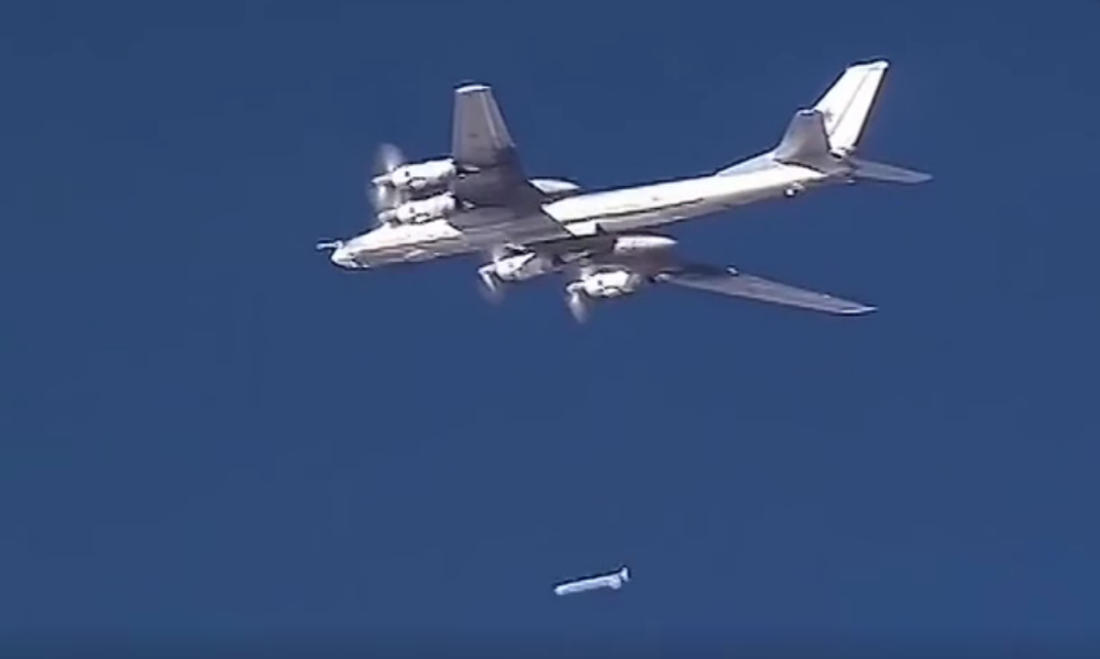 全球7款现役战略轰炸机投弹瞬间b2这个弹能打地下60米